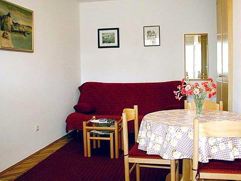 Apartment Marina Примоштен Экстерьер фото